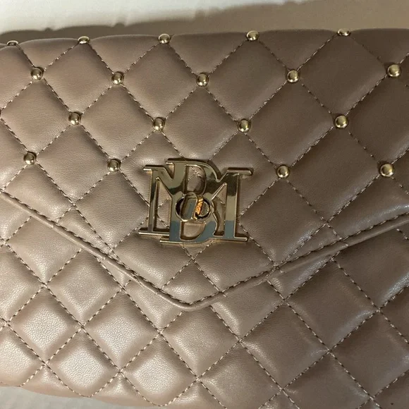 Badgley Mischka Quilted Taupe Crossbody Bag Gold Chain NWT Vegan Leather - Picture 3 of 12